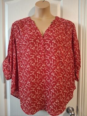 Torrid Sz 2 Red Printed V-Neck Women's Blouse
